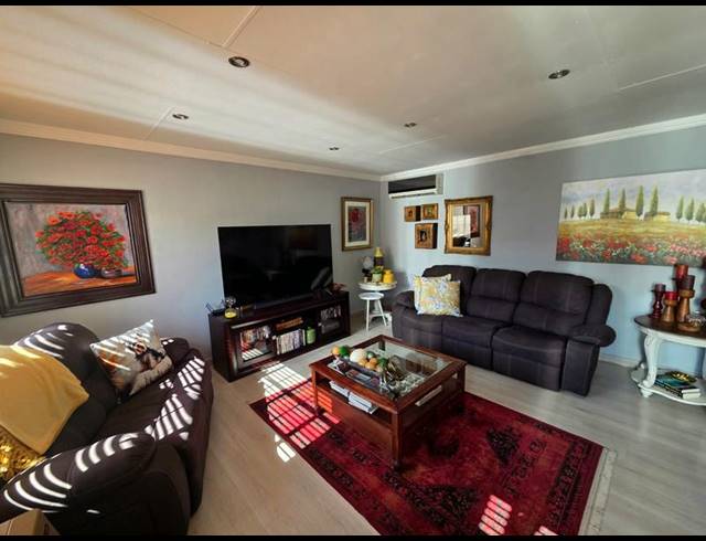 3 BEDROOM HOUSE FOR SALE IN AMBERFIELD
